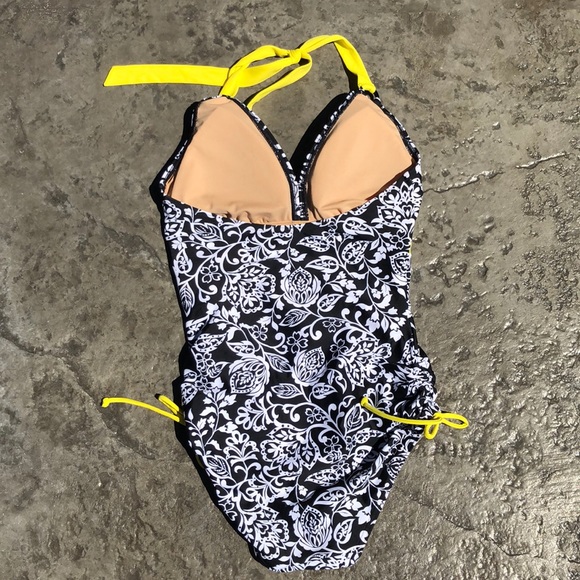 DOWNEAST Black White, Yellow Suit Sz Sm - Picture 4 of 8